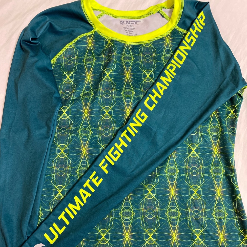 UFC rash guard women’s top